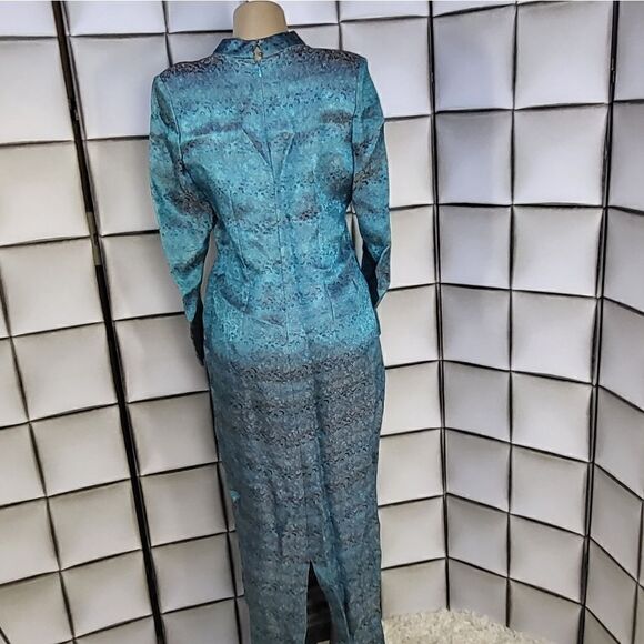 Asian themed dress - Picture 3 of 5